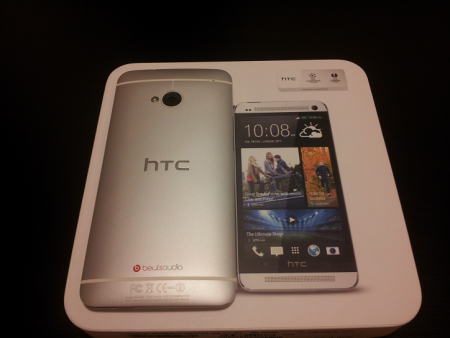 HTC One - confezione